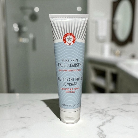 First Aid Beauty Pure Skin Face Cleanser Sephora Bestseller Sensitive Skin Safe - Picture 1 of 16